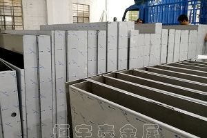不銹鋼鈑金外殼加工廠家【恒宇泰金屬】提醒手錘時應(yīng)注意的安全事項