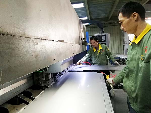 定做非標(biāo)鈑金機箱加工廠家